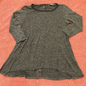 Coin 1894 stretchy buttons down back Gray Crew Neck Sweater